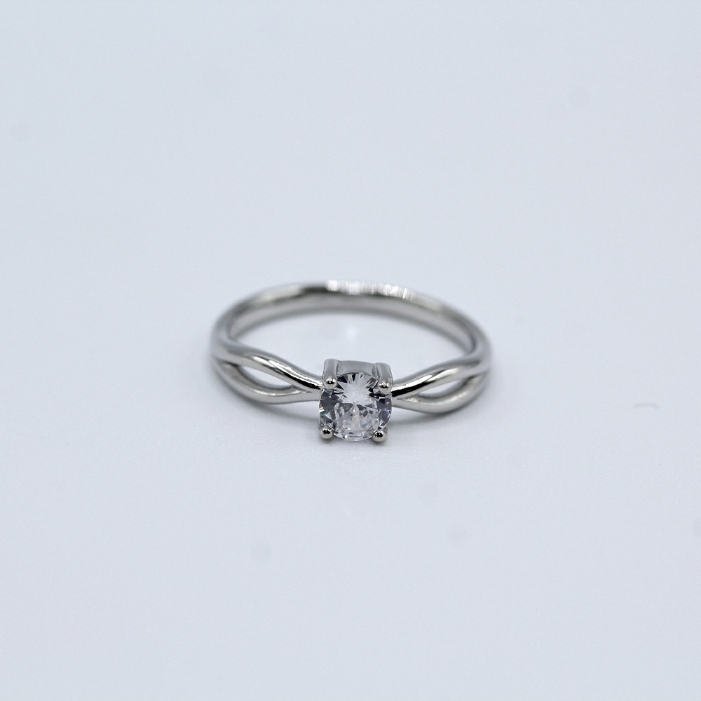 Solo CZ Ring